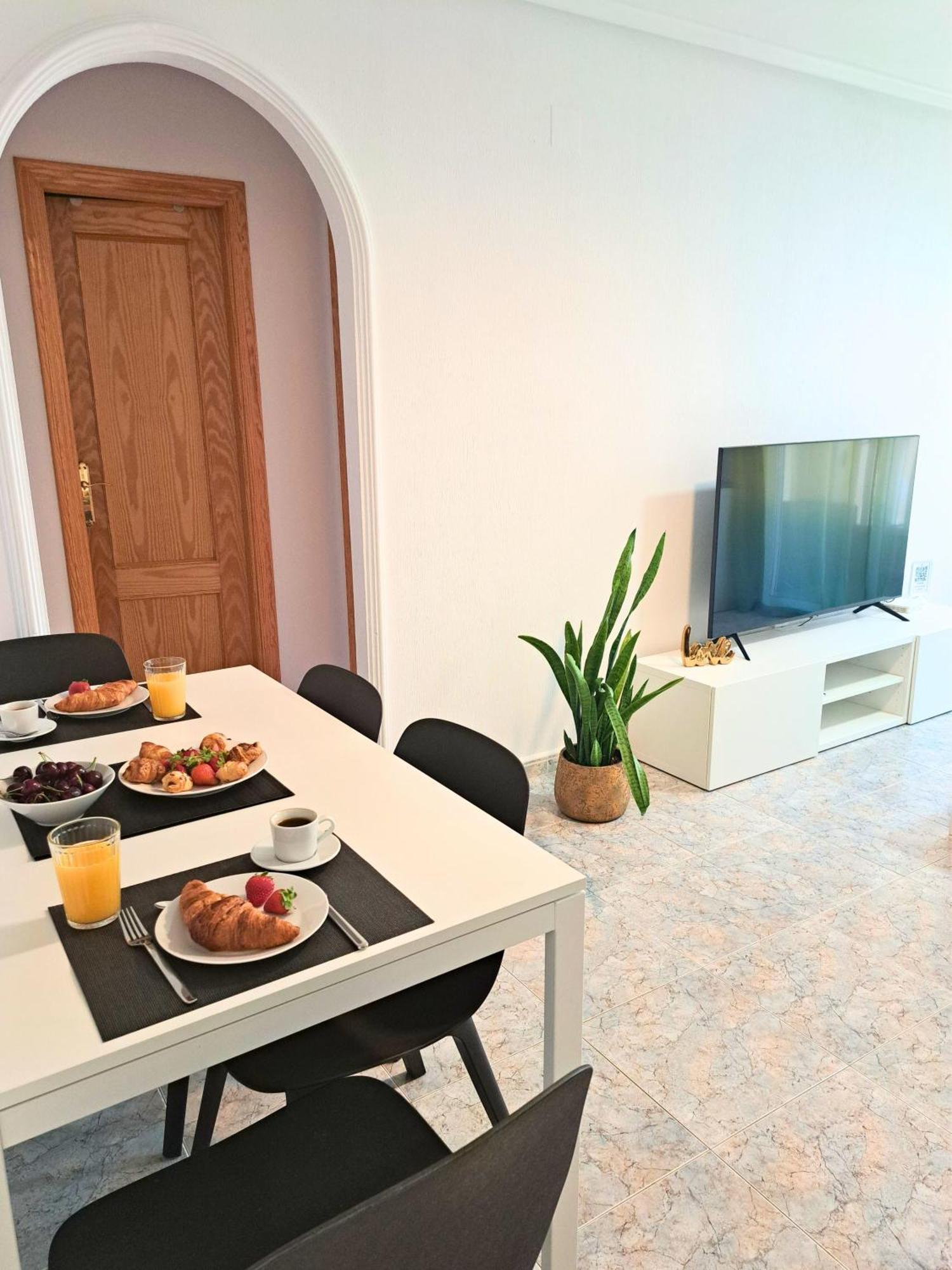 Sea View Apartment Arenales del Sol Esterno foto